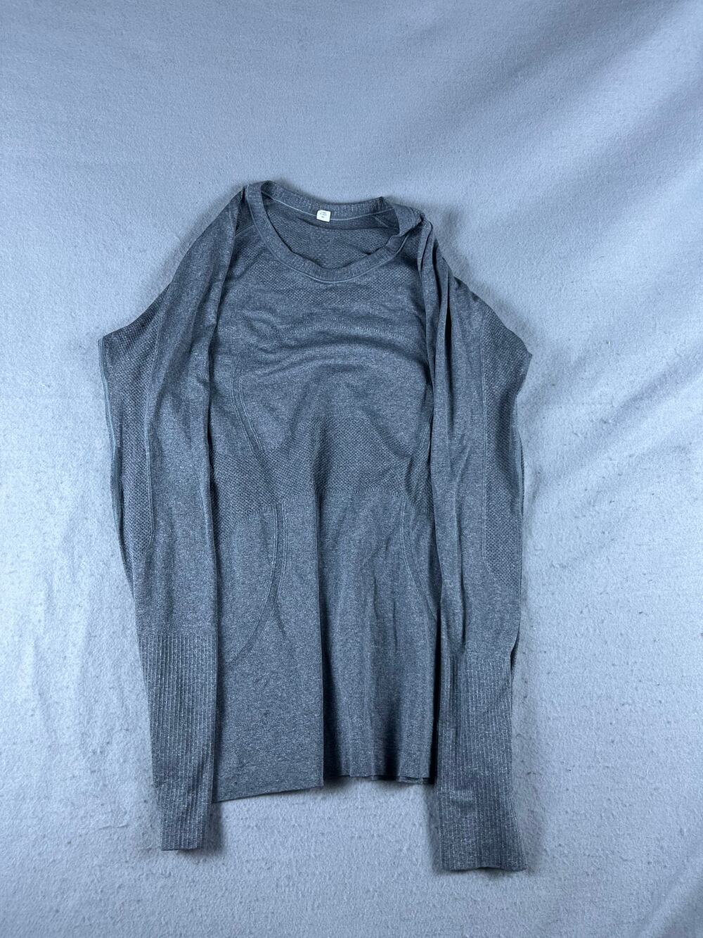Lululemon Swiftly Tech Long Sleeve Shirt Womens 12 Gray Seamless Running Top
